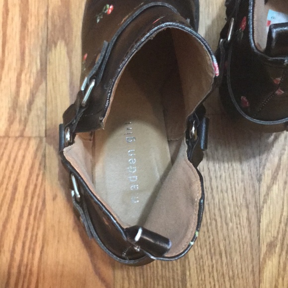 NWT Madden Girl booties with Roses size 8 - Picture 6 of 7